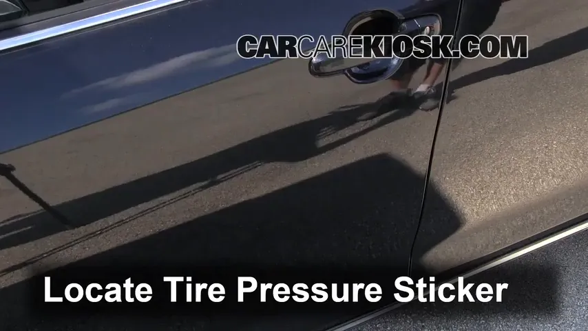 2012 Toyota Camry Hybrid XLE 2.5L 4 Cyl. Tires & Wheels Check Tire Pressure